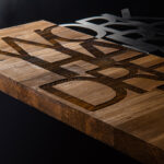 Wall deco Deseze pine wood in natural color and black metal 48x3x58cm - Image 3