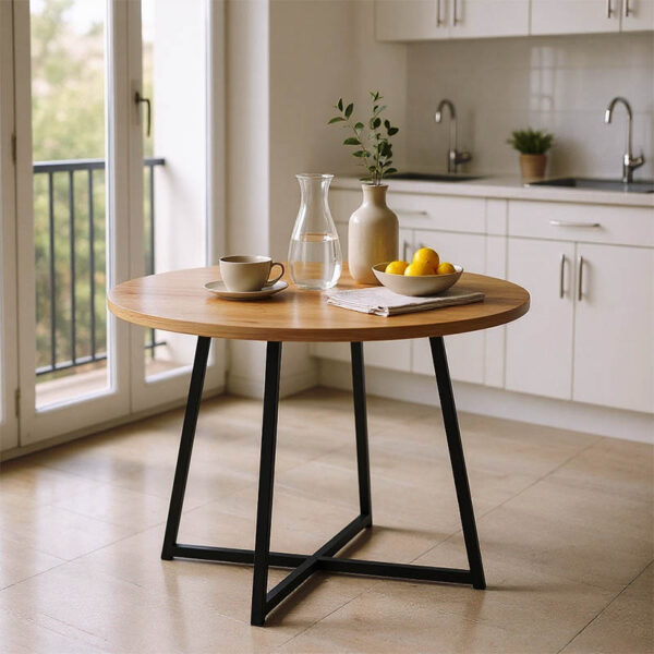 Маса Сара I во дабова нијанса со црни метални ногарки Д100x76 см