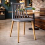 Столица Vanessa со метални ногарки