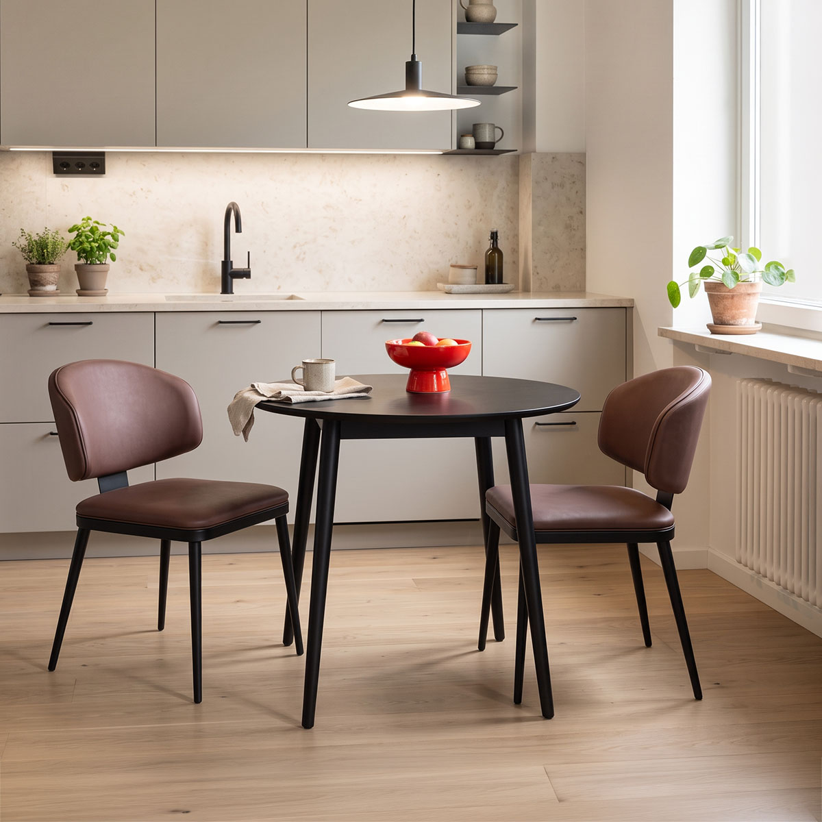 072-000194 Chair Leyla pakowold brown PU with black metal 46x46x82.5cm - Image 1